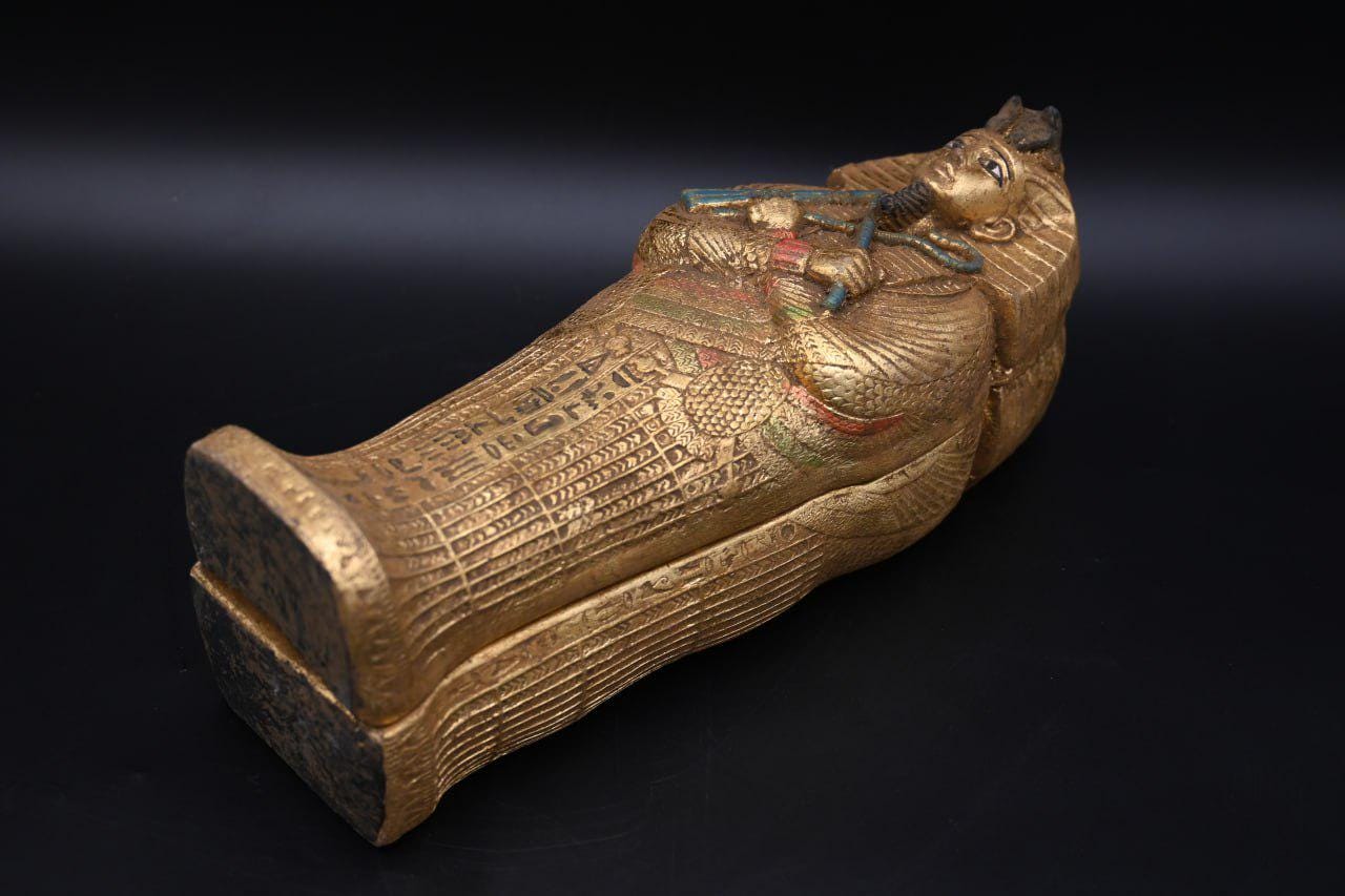 希少な古代エジプトの遺物 ツタンカーメン王のファラオ像 棺 紀元前