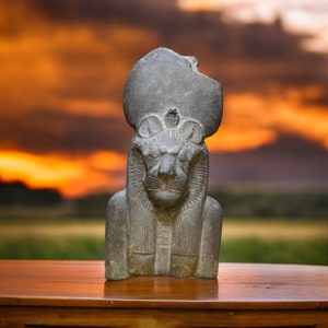 Great statue For Goddess Sekhmet Egyptian Lioness Goddess of war Egyptian Statue Egyptian Home Decor Replica Nice Antiques Handmade Statue