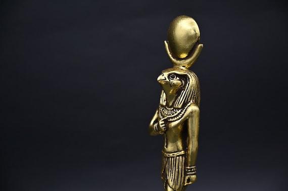 エジプト風神像 石製 彫刻 手作りの無垢石製ラー像 – エジプトの太陽神彫刻 - Etsy 日本