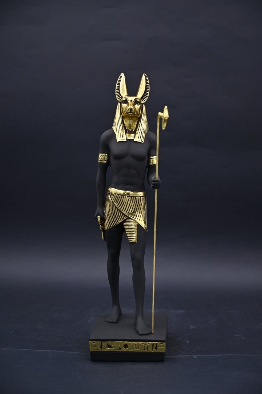 手作りのエジプトの神アヌビス像、死後の世界の装飾 - Etsy 日本
