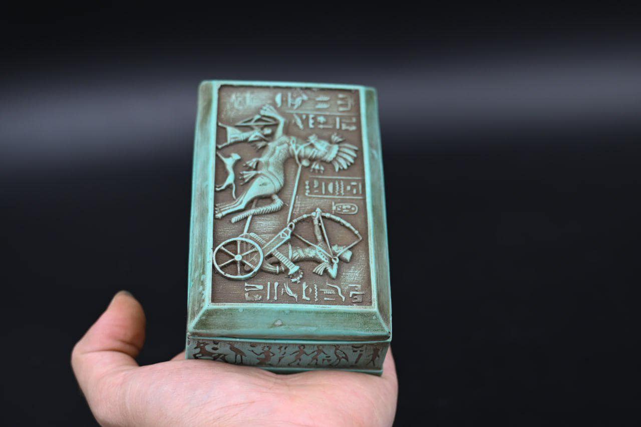 古代エジプト　ファラオの王子像　箱付き　S15-2 ファラオ・ラムセス2世の箱：エジプト古代遺物、カデシュの戦い - Etsy