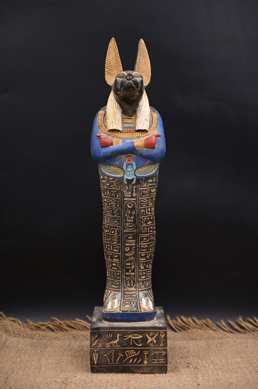 アヌビス像：エジプトのジャッカル神のレプリカ、室内装飾アート作品