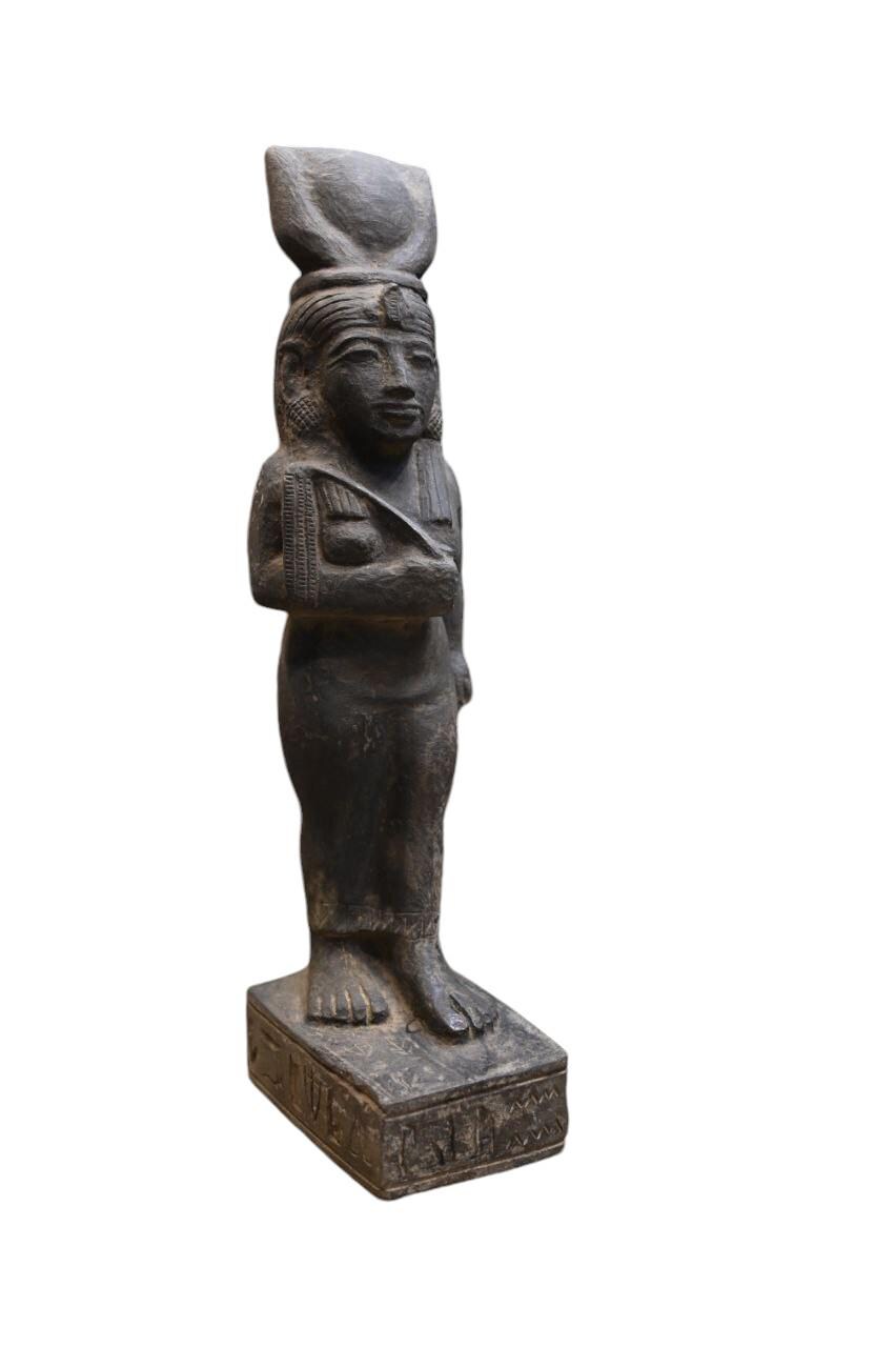 専用　エジプトの女神　ハトホル　イシス　マアト　2オンス　　シルバーバー エジプトの女神 ハトホル ムト イシス マアト 2オンス コイン