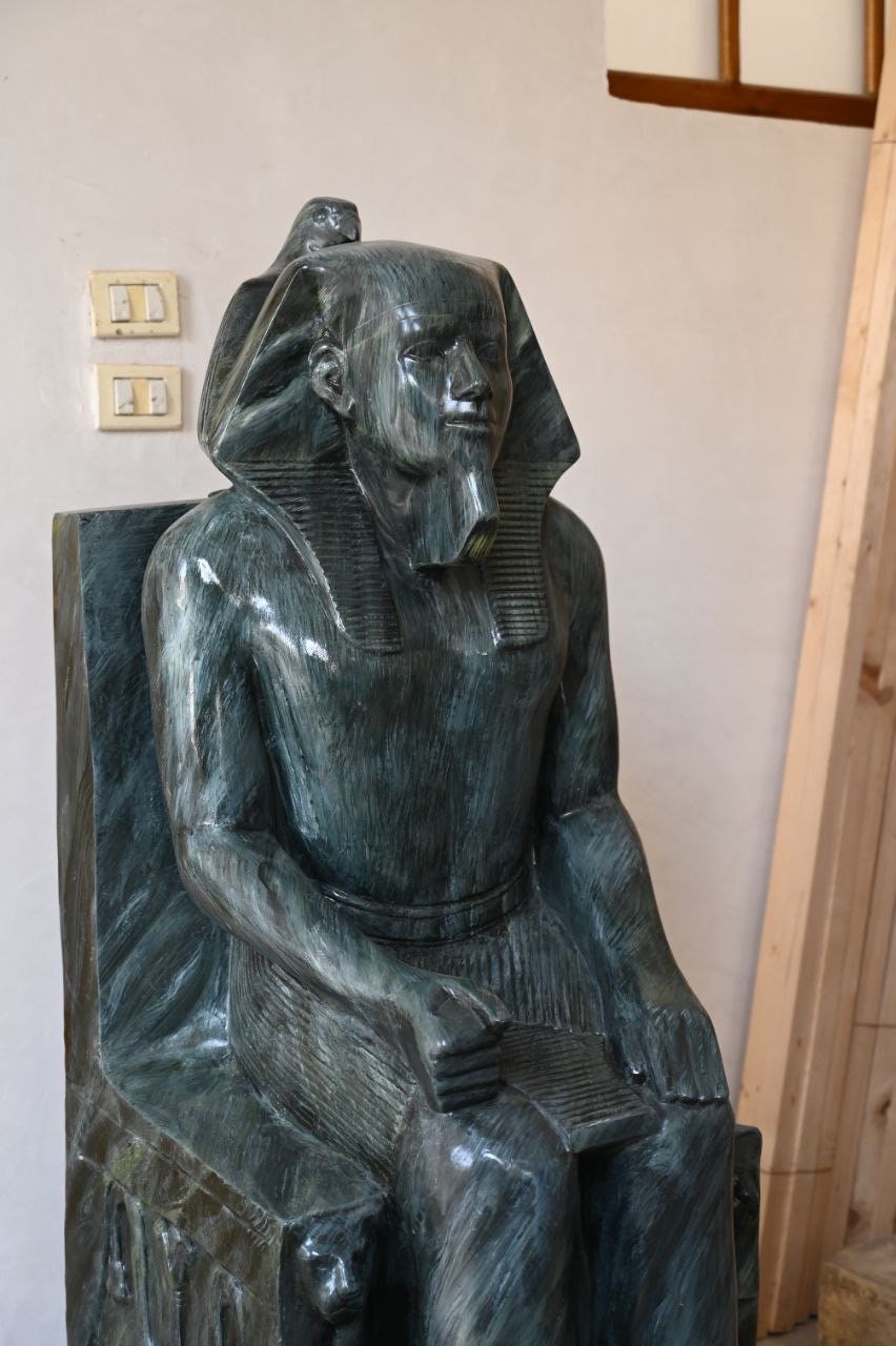 King Khafre-egyptian Pharaoh-king Who Built the Pyramids