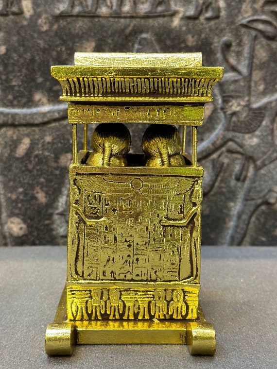 素晴らしい天蓋付きの箱棺 - ツタンカーメン王の天蓋付きの容器