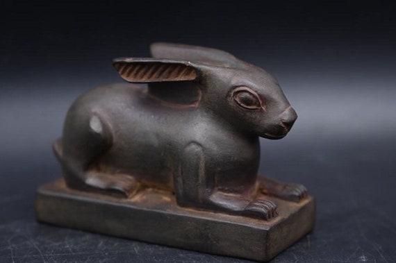 玄武岩製のウサギの像、古代エジプトの女神ウヌト - Etsy 日本