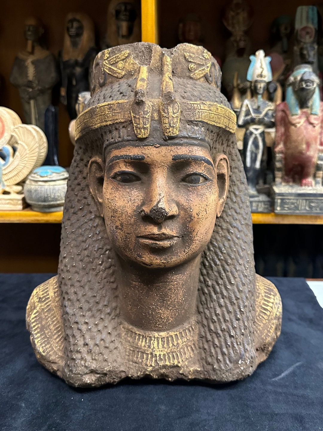 Great Head of Queen Tiegyptian Sculptures of Colored Limestone