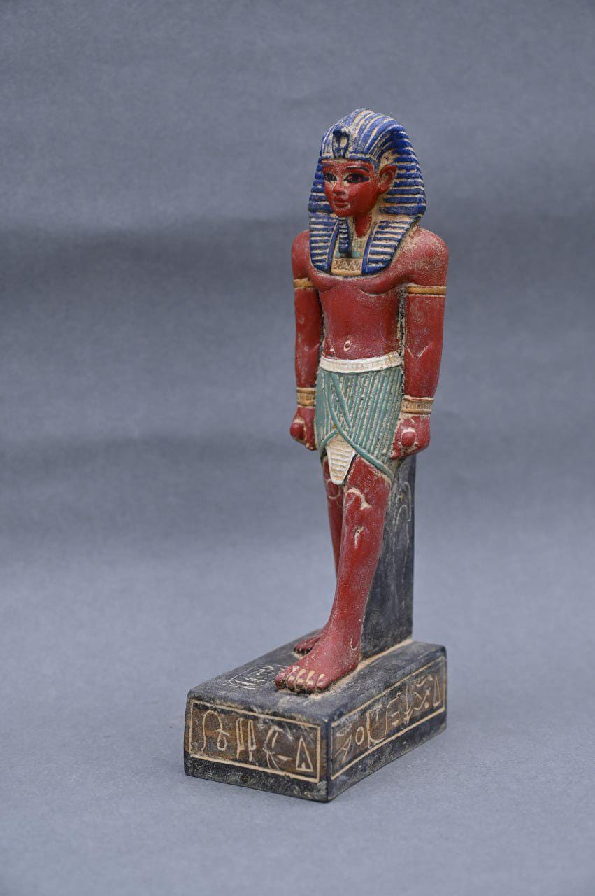希少な古代エジプトの遺物像 - 紀元前エジプトのラムセス王のファラオ