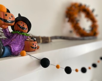 Halloween Decoration Pom Pom Garland in Orange and Black