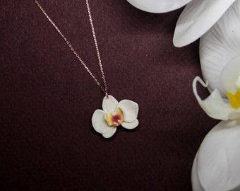 Weiße Orchidee Blume handgemachte Polymer Clay Rose Gold überzogene Sterlingsilber-Halskette