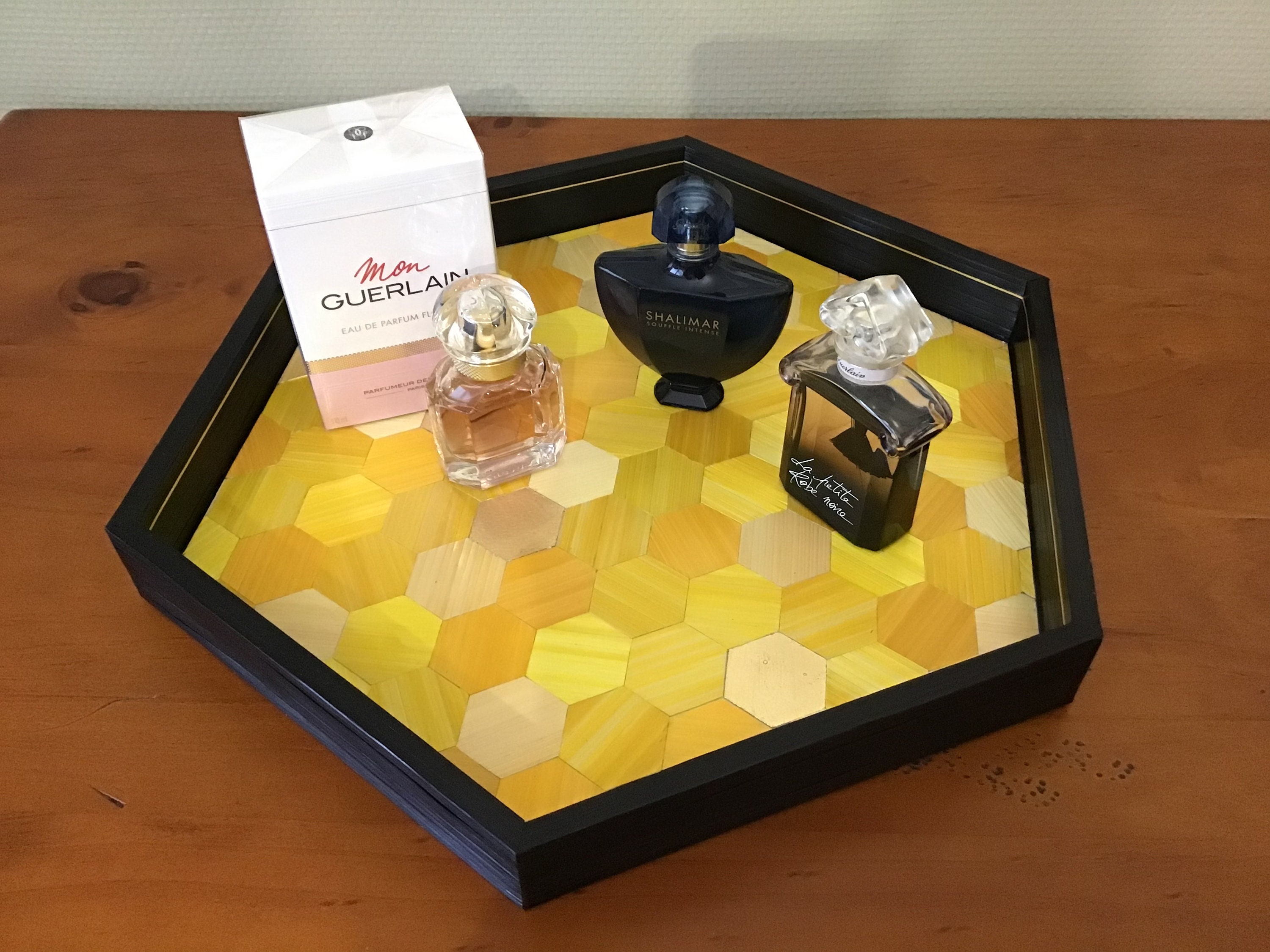 Plateau en Marqueterie de Paille Motif Nid d'abeille