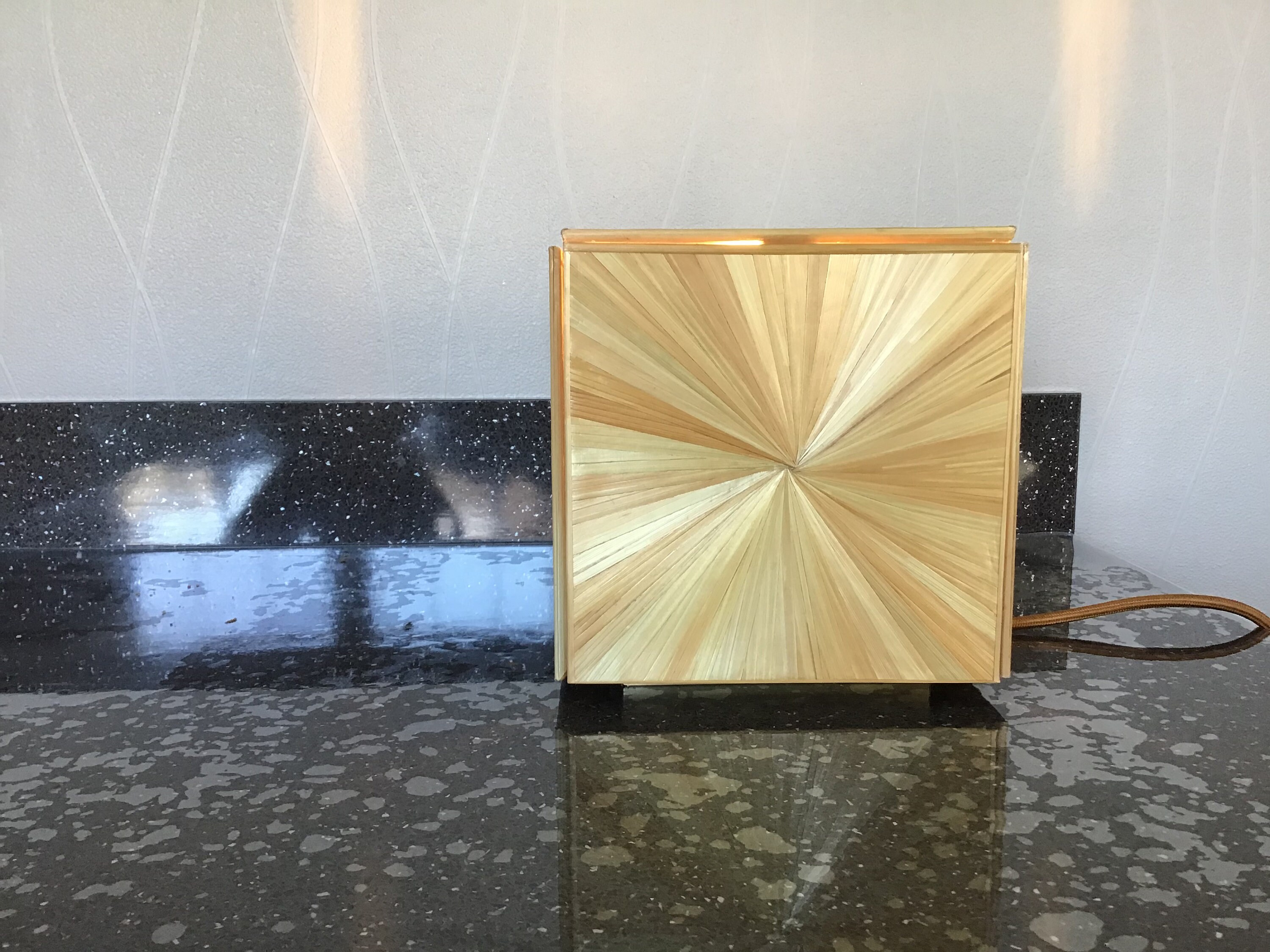 Lampe Cube en Marqueterie de Paille