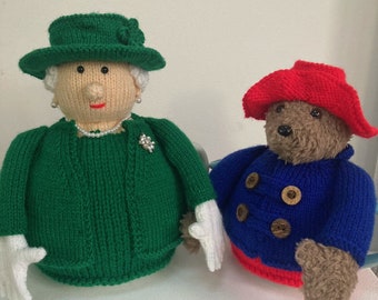 HM Queen Elizabeth II and Paddington Double Tea Cosy Knitting Pattern