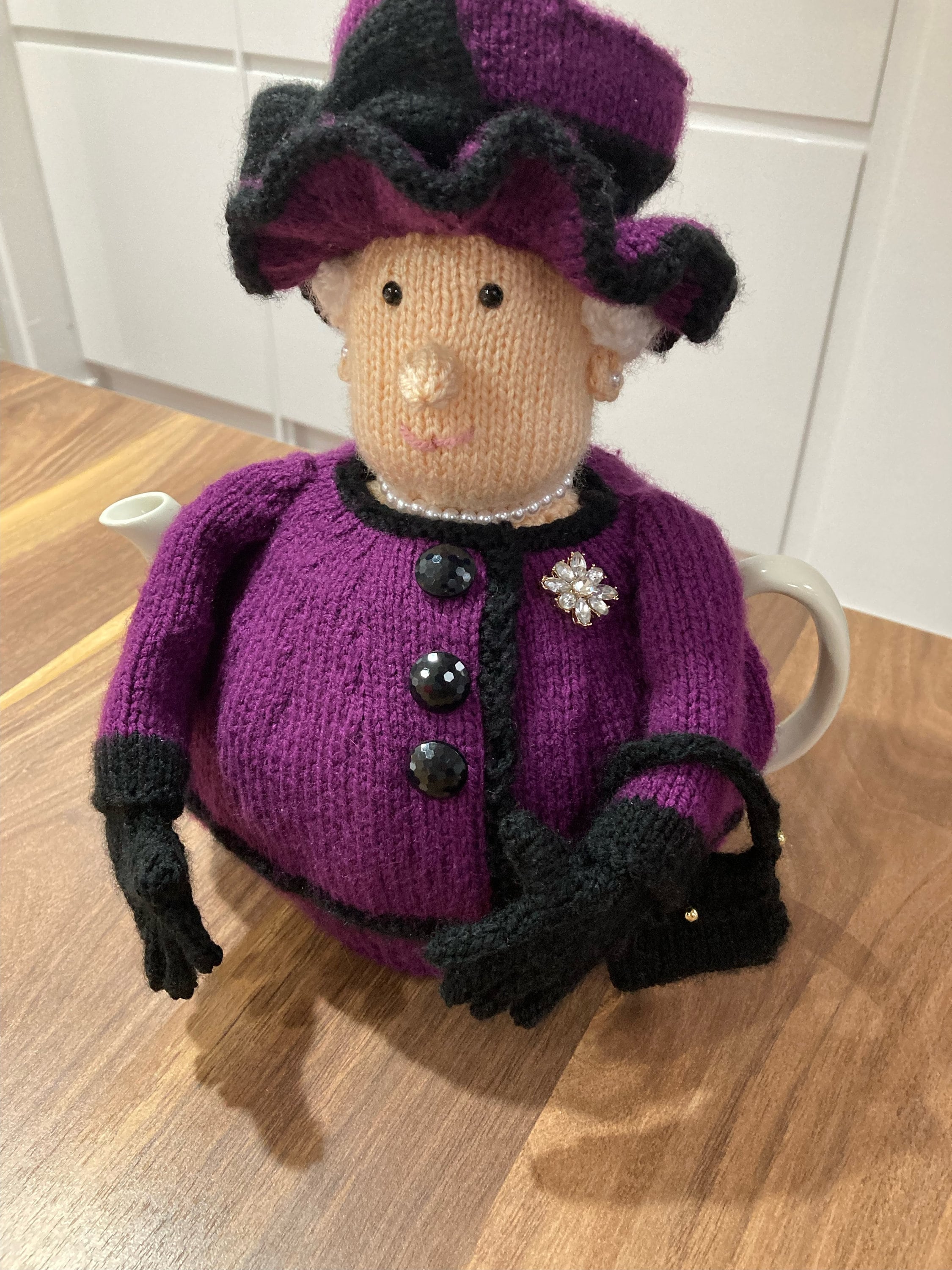 Queen Elizabeth II Jubilee Tea Cosy Knitting Pattern
