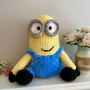 Minions stuffed plushies soft toys Crocheted Bob and Kevin Despicable Me