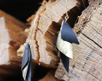 Flake Feather/Modern Wire Earrings - Recycled Materials, Bicycle Rubber, Bike Tube Earrings, Elegant Jewelry, Feather Earrings, Eco Friendly