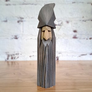 Graue Zauberer Gnom Holz schnitzen Kleine 6-Zoll-Holzstatue