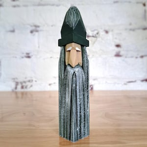 Grüne Zauberer Gnom Holz schnitzen Kleine 6-Zoll-Holzstatue