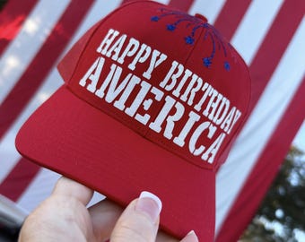 ¡Feliz cumpleaños, América! Gorra de camionero personalizada Richardson 112 del 250.º aniversario
