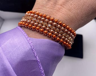 Women's beige and bronze pearl bracelet with crystals