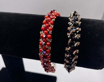 Beaded women's bracelet in your choice of red or black