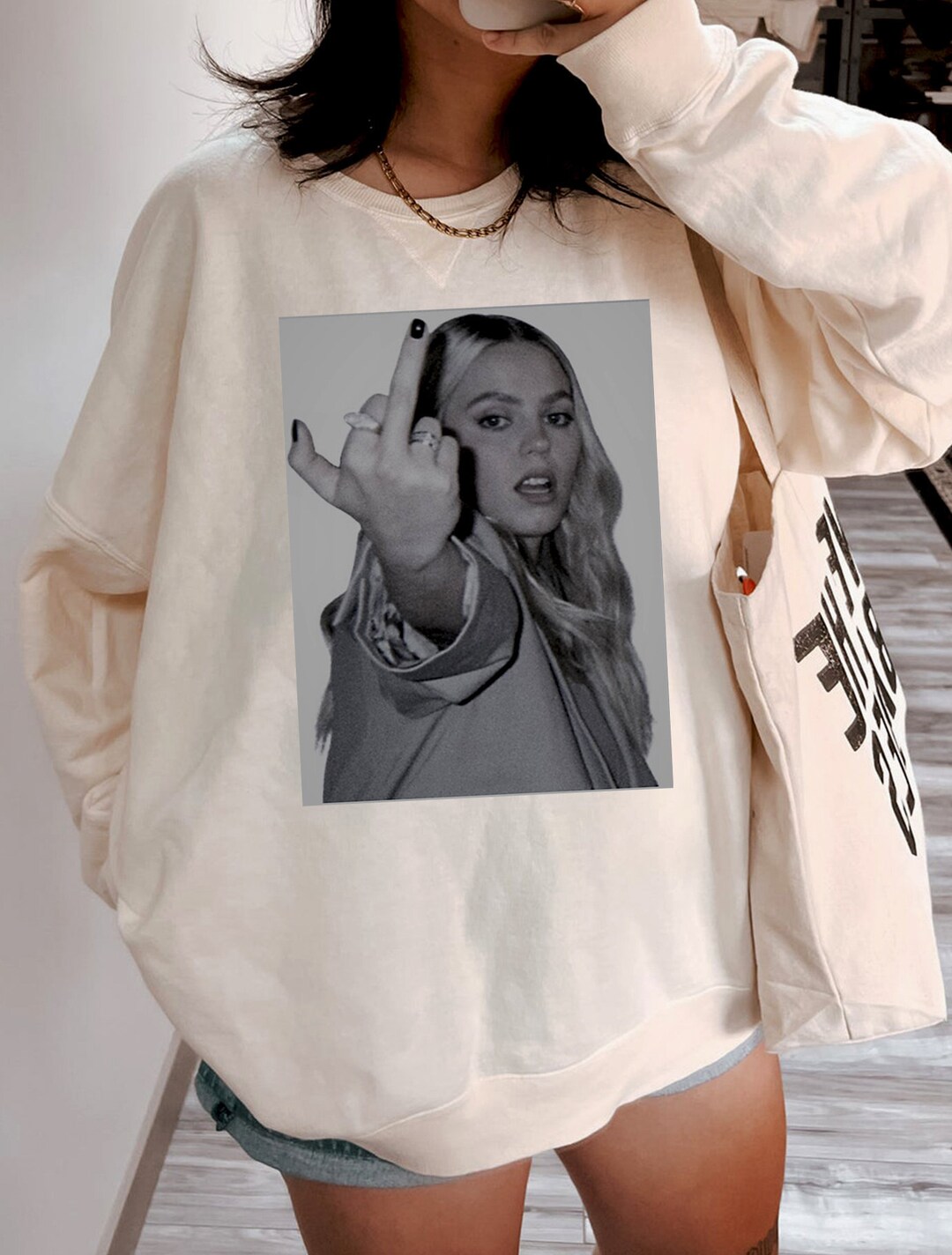 Reneé Rapp Shirt, Renee Rapp Middle Finger Shirt, Reneé Rapp Merch, 90s