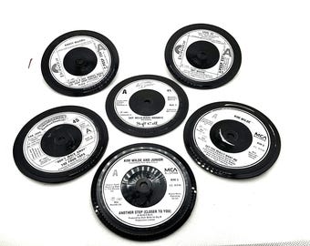 Posavasos de vinilo con etiqueta plateada vintage, música retro, juego de 6