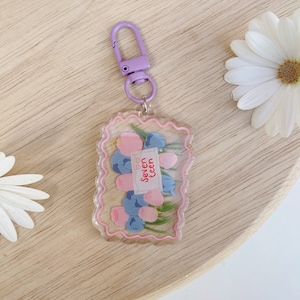 Porte-clé Seventeen KPOP – Cadeau pour CARATs – Accessoire Résine Fleurie – Design Kawaii