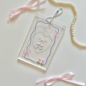 愛らしい Kpop ポルトクレ (7 cm x 10 cm) • Kpop の商品 • Kpop の写真用アクセサリー • Kpop の商品 • Kpop の字幕