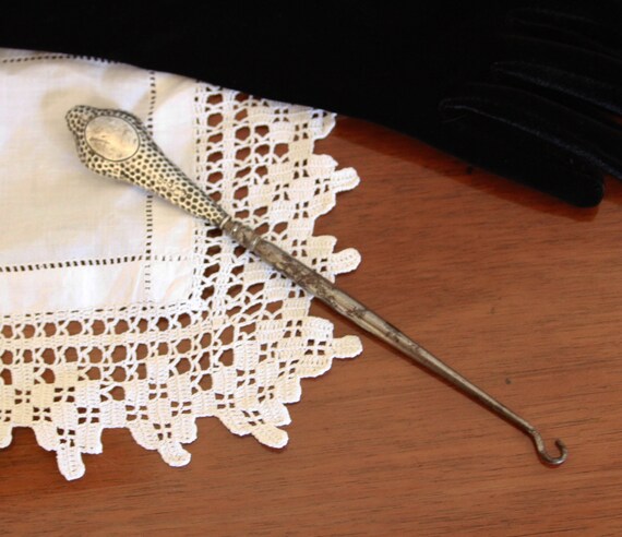 Edwardian silver handled button hook - image 4