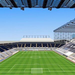 Op de afbeelding: Een luchtfoto van een groot, modern voetbalstadion met een groen veld en zwart-witte zitplaatsen. Het stadion heeft een intrekbaar dak.