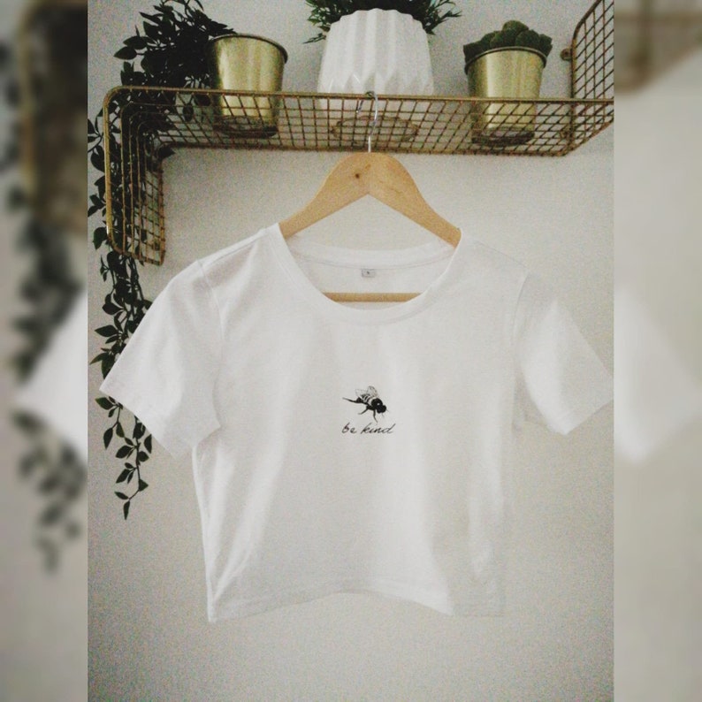 Be Kind Bee Graphic White Crop Top