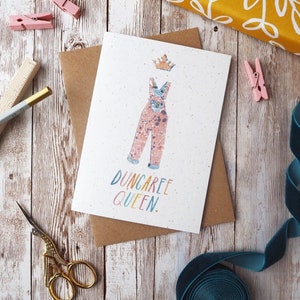 Latzhose Queen Karte | 1er oder 5er Pack | Aquarell marmorierte Collage | A6 Blanko-Karte | Umweltfreundlich, plastikfrei