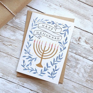 Carte heureuse de Hanoucca | Conception de menorah | Calligraphie aquarelle peinte à la main | À l'unité ou en lot de 5 | A6 vierge | Respectueux de l'environnement, sans plastique
