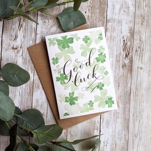 Veel geluk kaart | Klavertjes vier | Handgeschilderde aquarel kalligrafie | A6 of A5 blanco kaart | Eco-vriendelijke plastic gratis kaart
