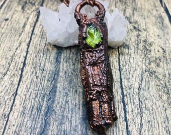 Pendant in electroformed copper glass from green Czechoslovakia, for women and men boho style.