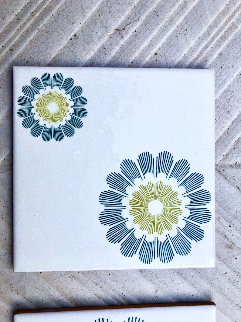 Spanish vintage 70s geometric tiles or tile trivets — set of 2, photo 8 of 10
