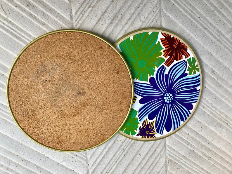 Spanish vintage 70s groovy trivets, photo 4 of 10