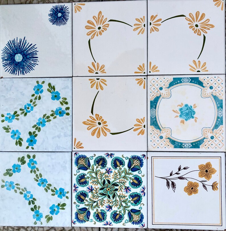 9 Spanish vintage tiles from the 60s - 70s – Orange + blue floral tiles, photo 4 of 10