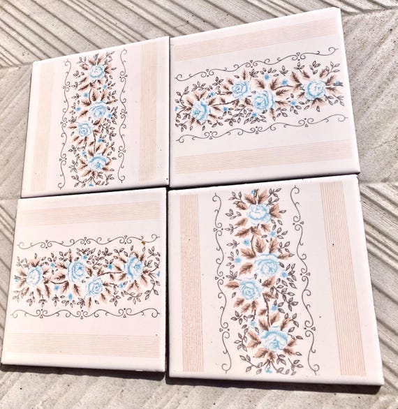 4 Spanish 70s blue and cream tiles – Flower power, romantic 60s decor