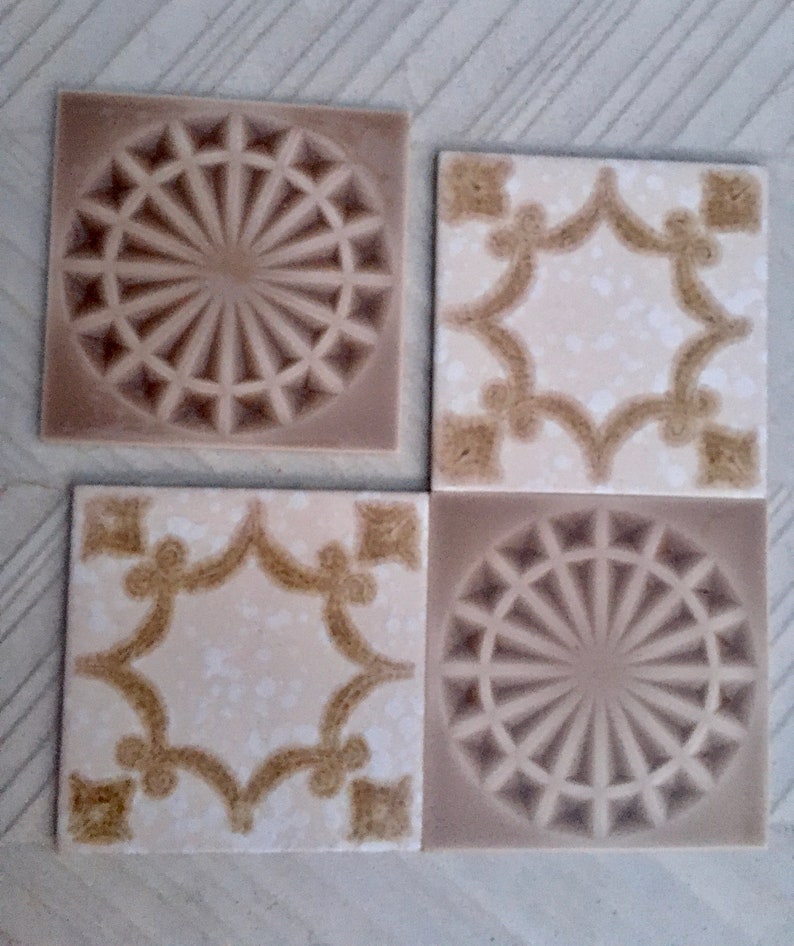 4 vintage 70s tiles from Spain, photo 4 of 10