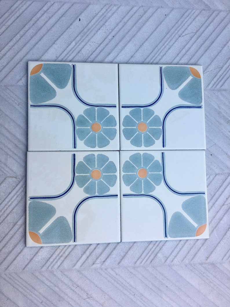 Vintage tiles from Spain – 4 tile mural – 70s flower power in blue and orange, photo 2 of 10