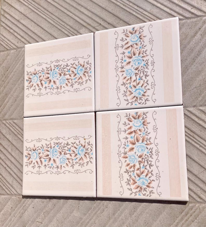 4 Spanish 70s blue and cream tiles – Flower power, romantic 60s decor, photo 6 of 10