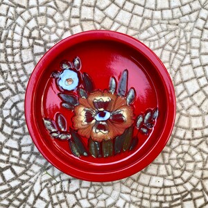 60s - 70s Fat LAVA pottery. Red round tray or ashtray. SIC ceramiche decorate casale Monferrato. Made in Italy. MCM Mid century modern decor