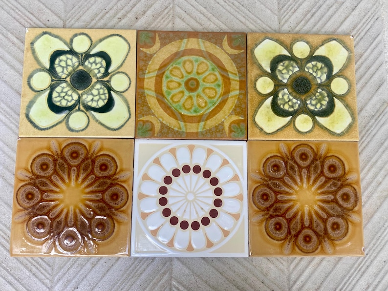 Vintage 70s tiles – 6 pc – Fat Lava Original unused + salvaged retro tiles – Brown + blue flower brutalist art tiles, photo 5 of 9