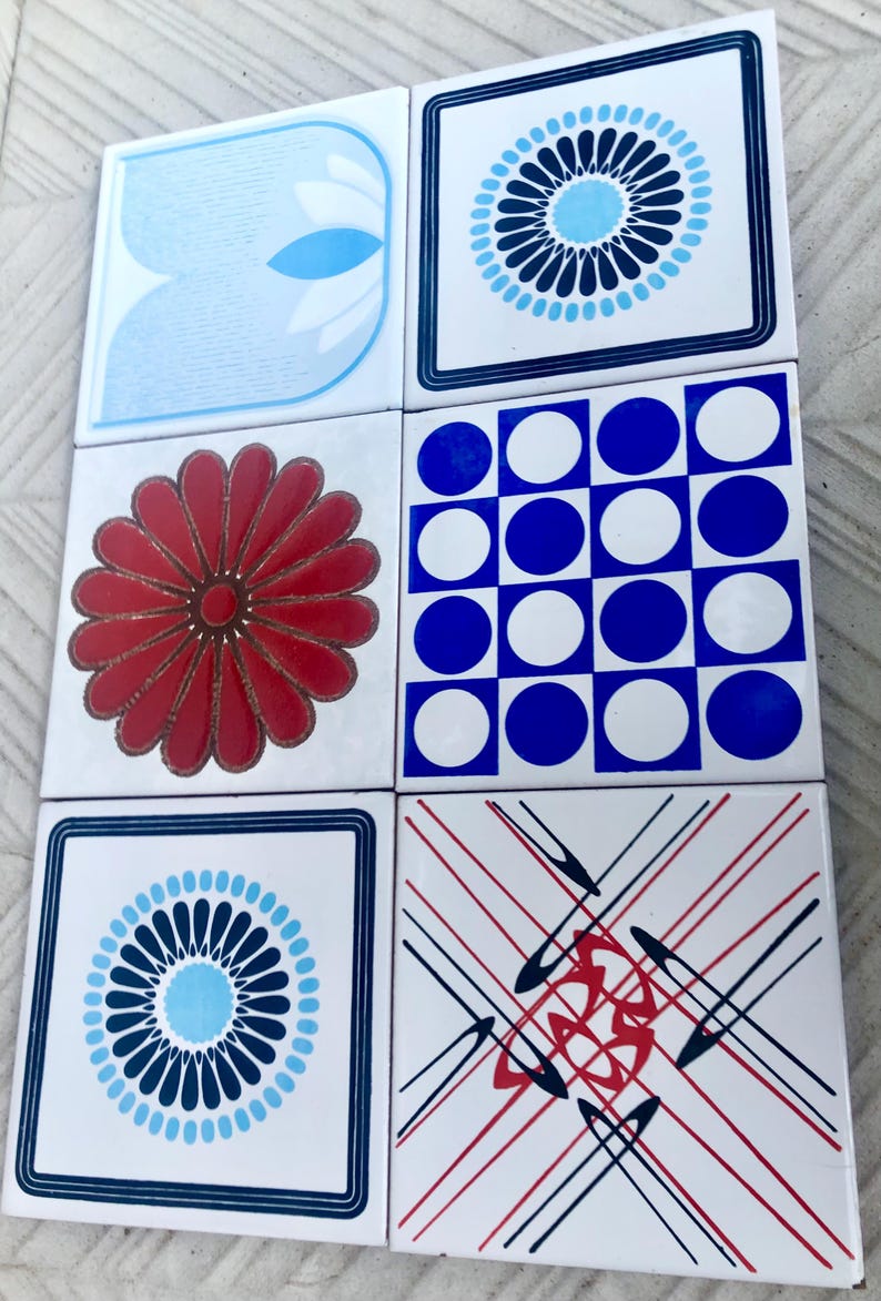 6 vintage 70s groovy majolica tiles in red and blue, photo 3 of 9