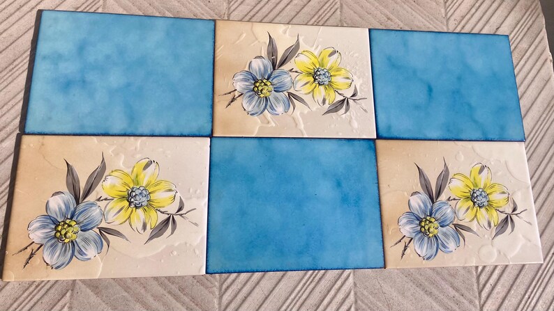 Spanish vintage floral tiles from the 70s — set of 6, photo 4 of 10