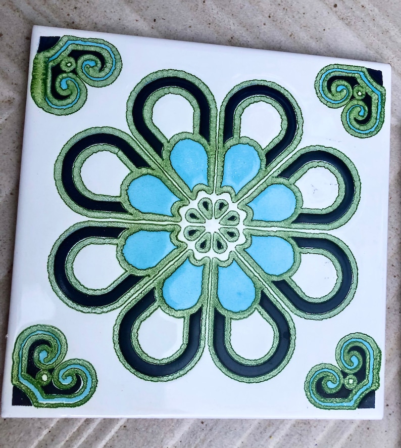 4 groovy 60s 70s original geometric decorative tiles, photo 5 of 10
