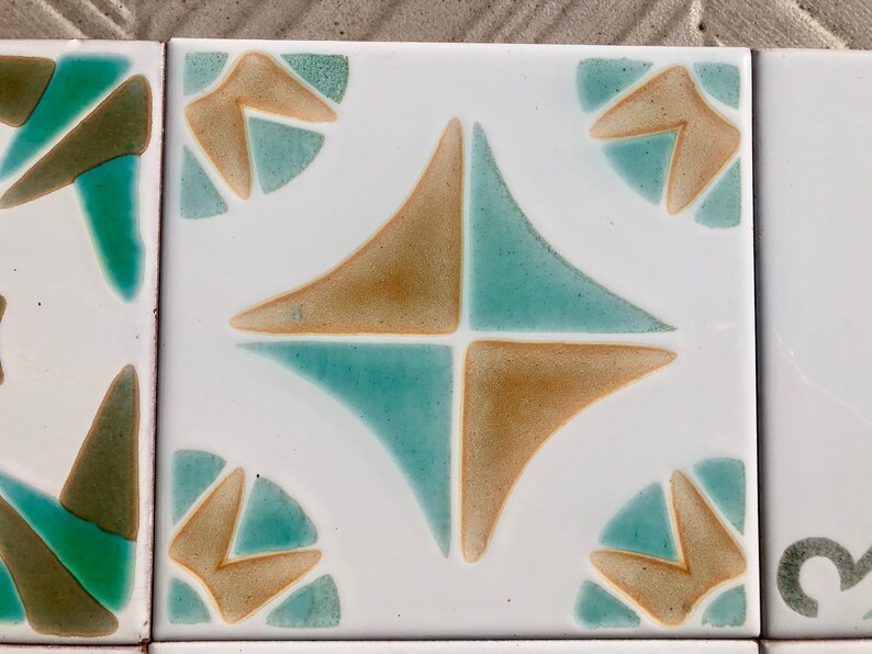 6 original vintage 70s glossy tiles, photo 10 of 10