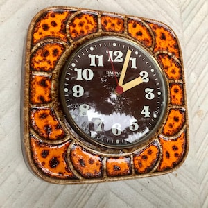 Vintage 70s FAT LAVA ceramic clock in orange + brown. German Radiant mid century kitchen clock. Original MCM 60s 70s vintage clock.